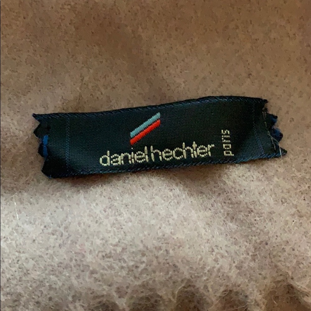 DANIEL HECHTER SCARF